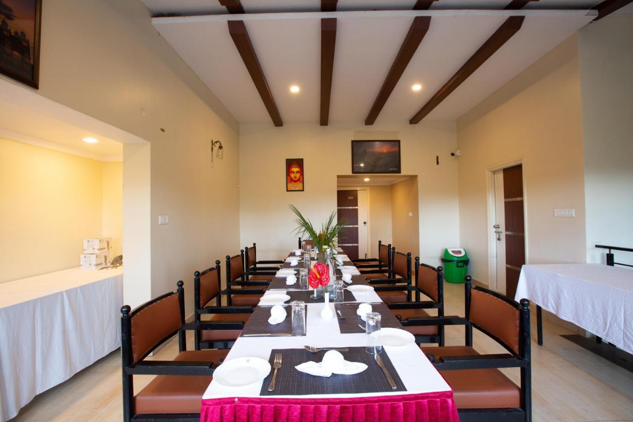KSTDC Hotel Mayura Valley View Madikeri Bagian luar foto