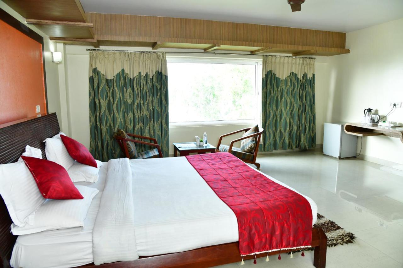KSTDC Hotel Mayura Valley View Madikeri Bagian luar foto
