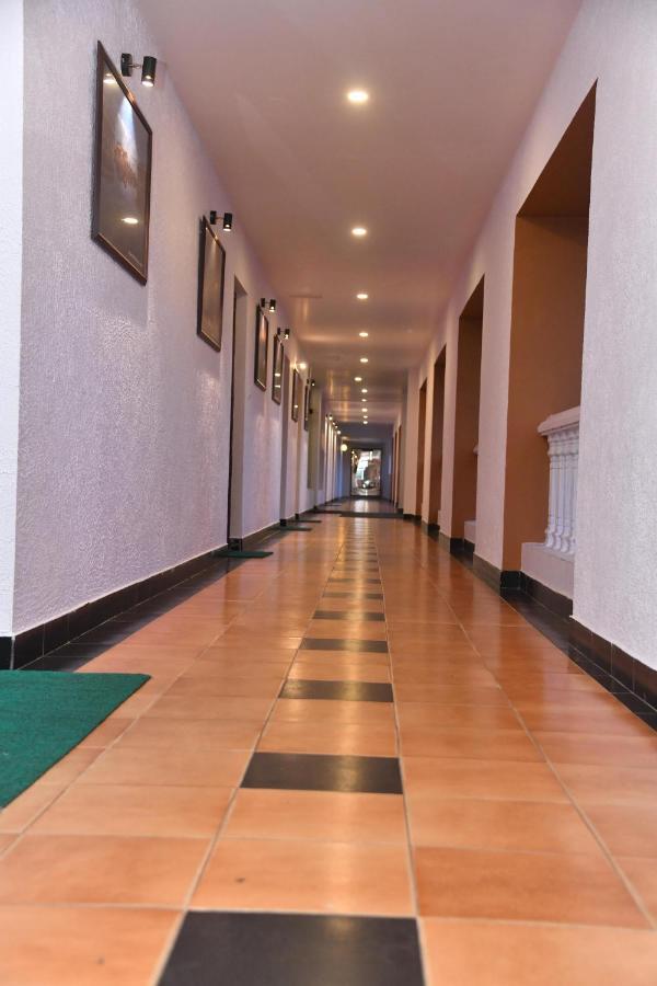 KSTDC Hotel Mayura Valley View Madikeri Bagian luar foto